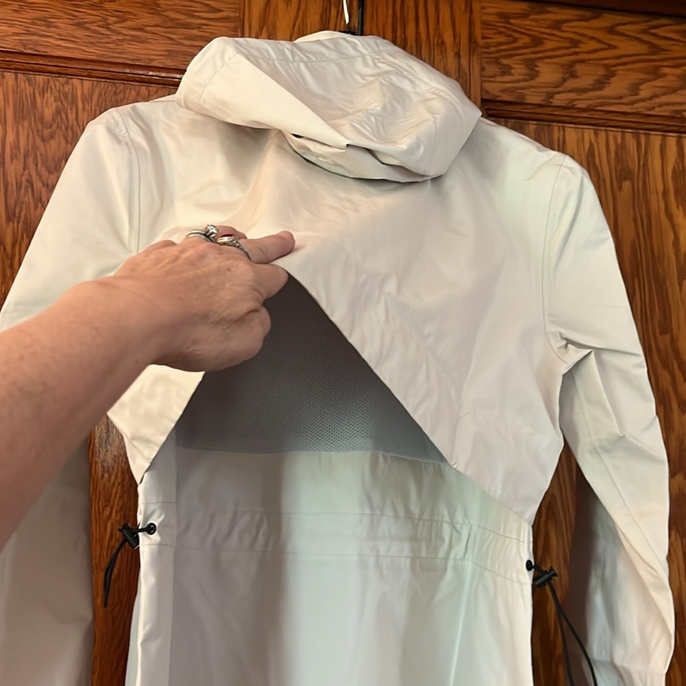 G/Fore Women's Water Resistant Anorak W/Removable Hood in Stone Size M NWT - Picture 12 of 13